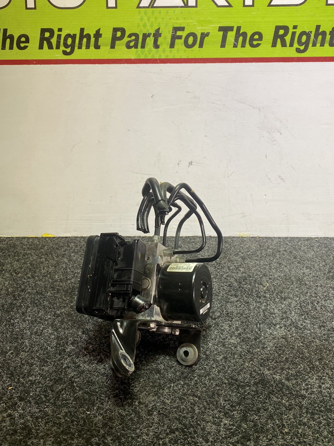 2010 Mazda Axela BL5FW - ABS Pump