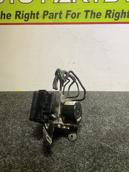 2010 Mazda Axela BL5FW - ABS Pump