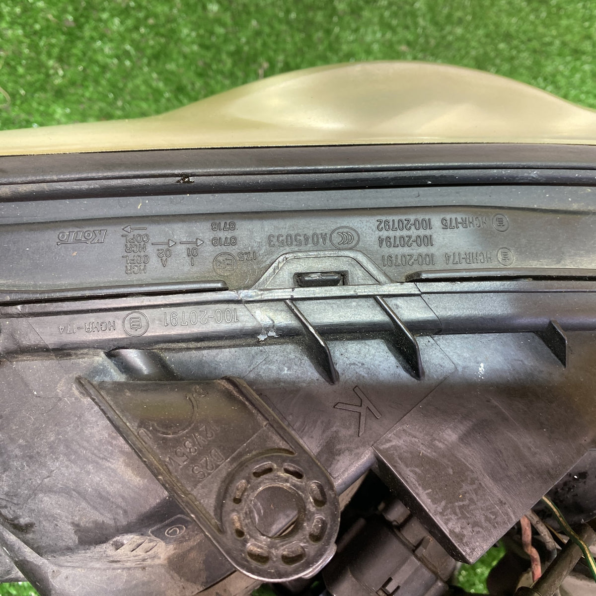 2005 Subaru Legacy BPE - Right Headlight PN: 84990AG420