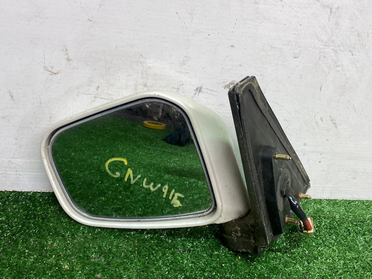 2002 Mitsubishi Pajero - Left Door Mirror PN: 5 wires