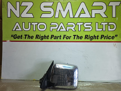 2008 Nissan Caravan- Left Door Mirror PN: 5 wires