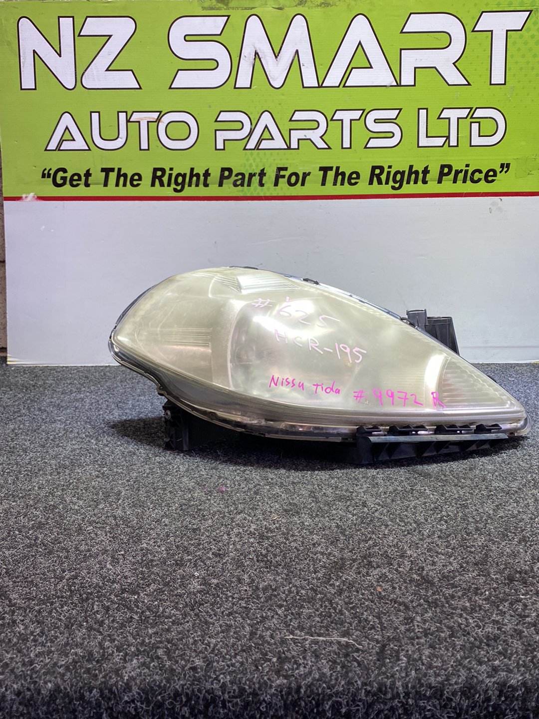 2005 Nissan Tiida C11 - Right Headlight PN: HCR-195