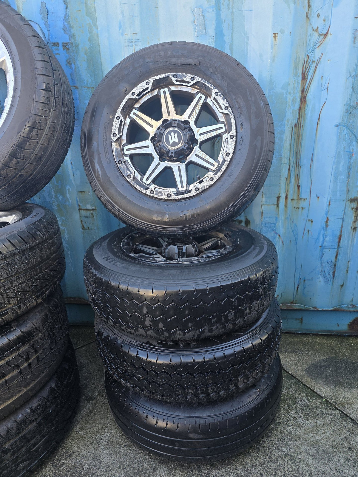 - Mag Wheel Set PN: Stud Pattern 6x139.7/ Wheel Size 6x139.7/ Offset 75