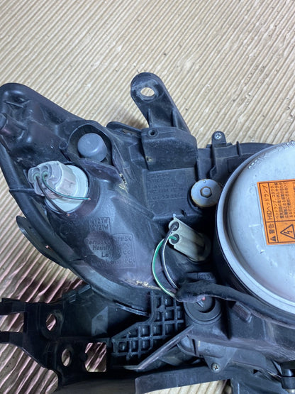 2007 Subaru Legacy- Left Headlight PN: see photos