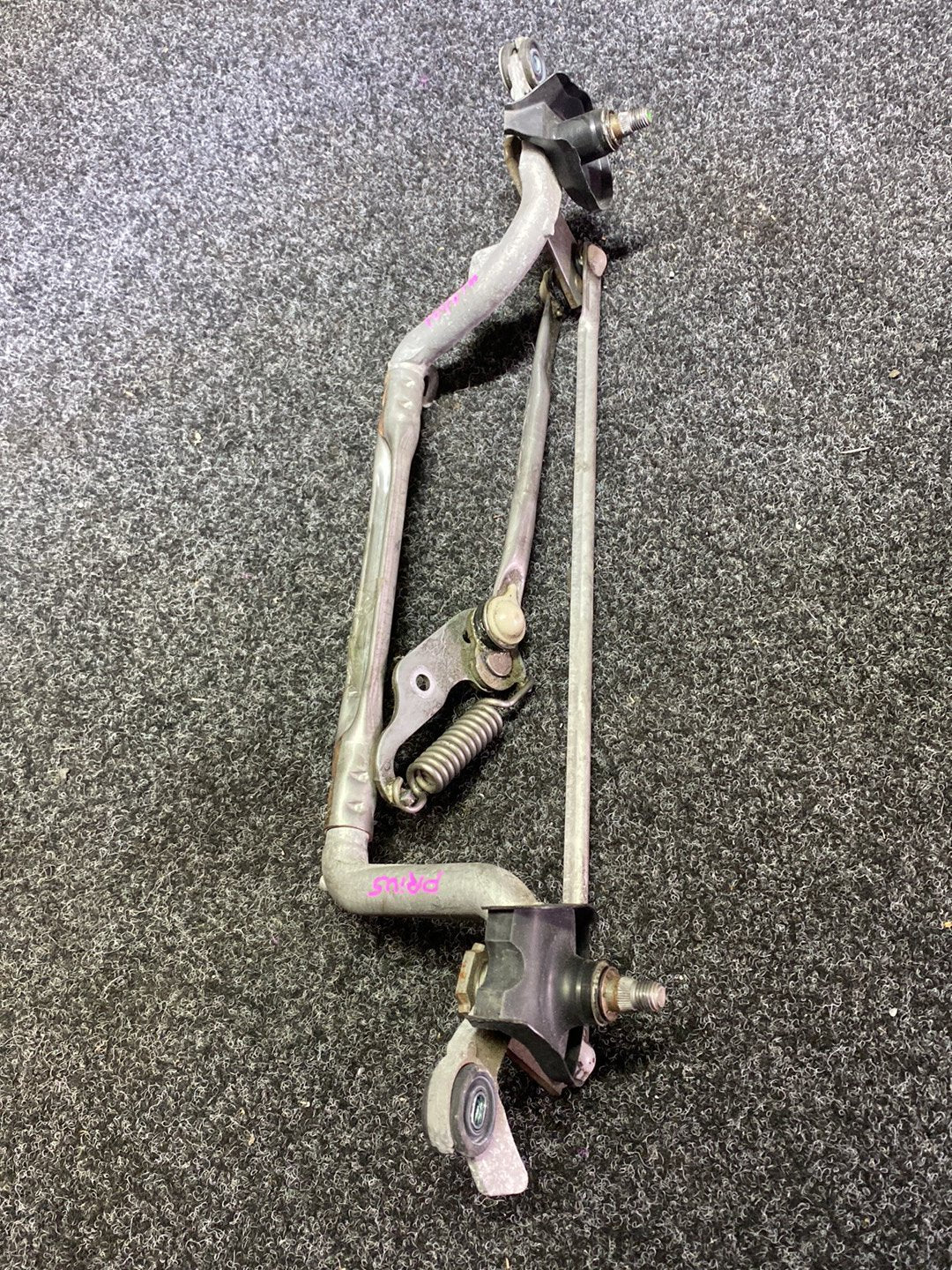 Used Toyota Prius - Front Wiper Rack Assembly