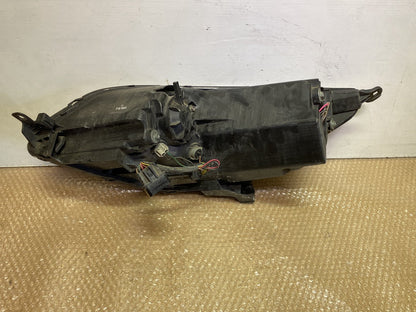 2006 Mitsubishi Colt - Right Headlight PN: 8301A666