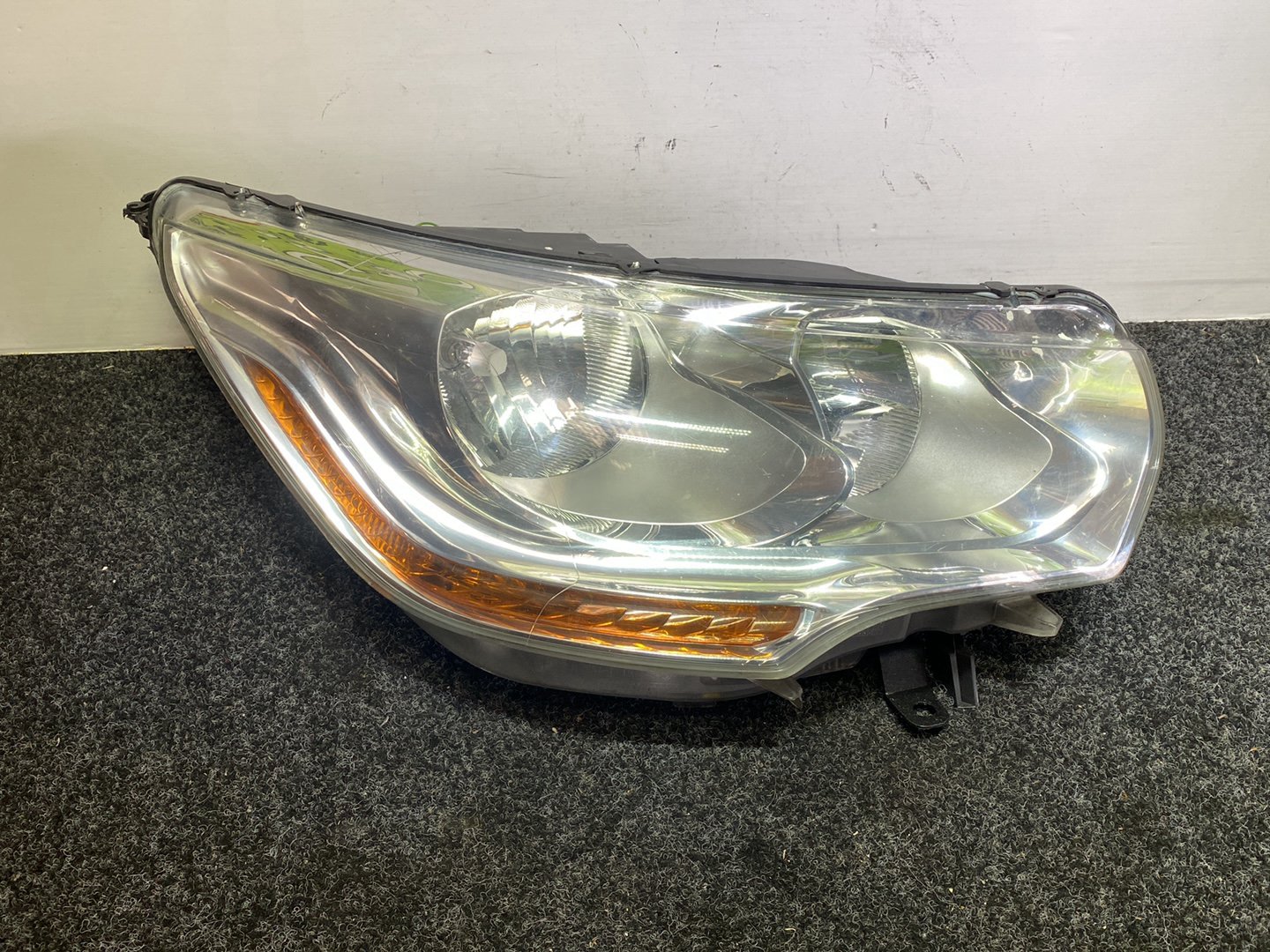 2012 Citroen C4 - Right Headlight