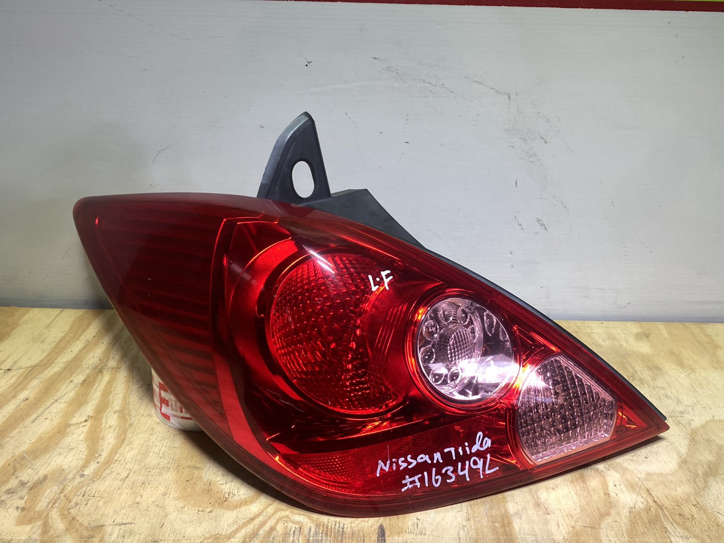 2007 Nissan Tiida C11 - Left Taillight PN: P4086