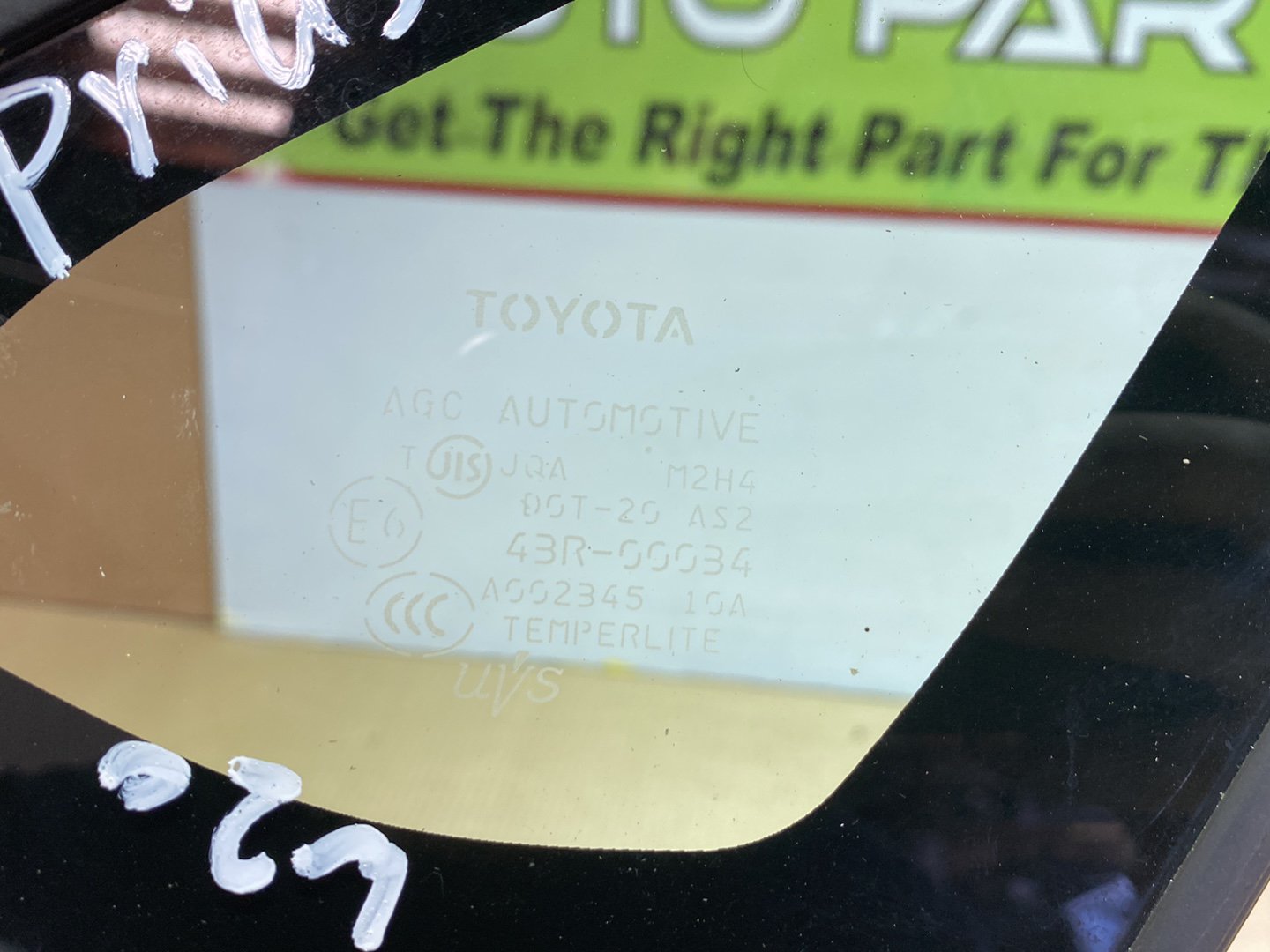 Used Toyota Prius W20 - Left Front Quarter Door Glass