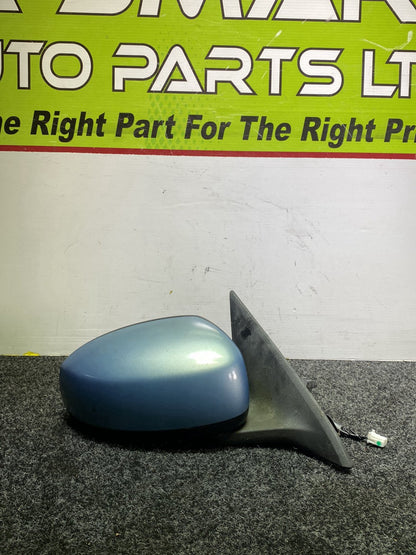 2006 Nissan Bluebird - Right Door Mirror PN: 5 wires