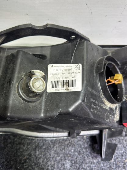 2006 Peugeot 407 - Right Headlight PN: 0 301 213 602