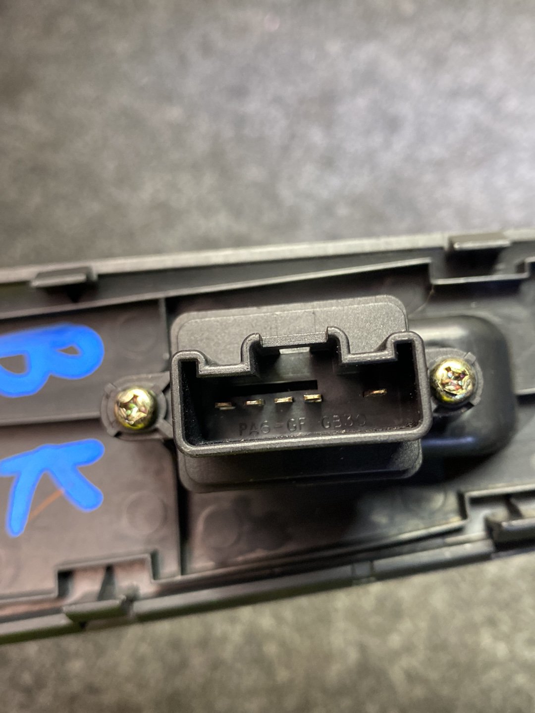 2005 Mazda Axela BK - Left Front Window Switch