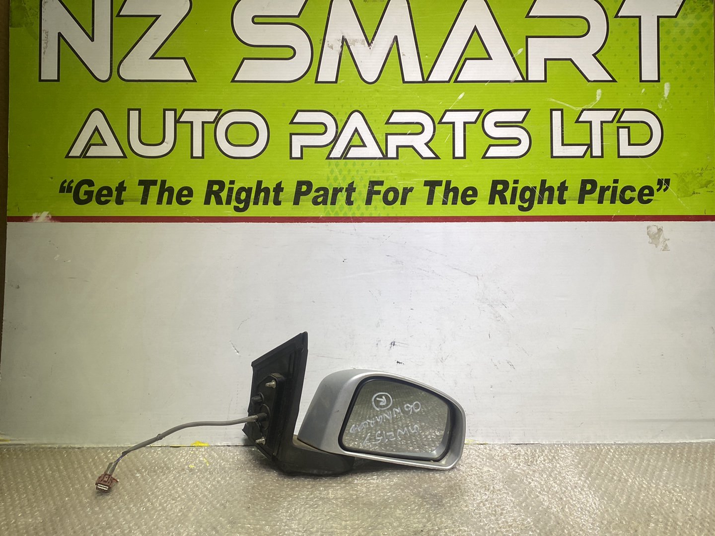 2006 Nissan Wingroad- Right Door Mirror PN: 5 wires