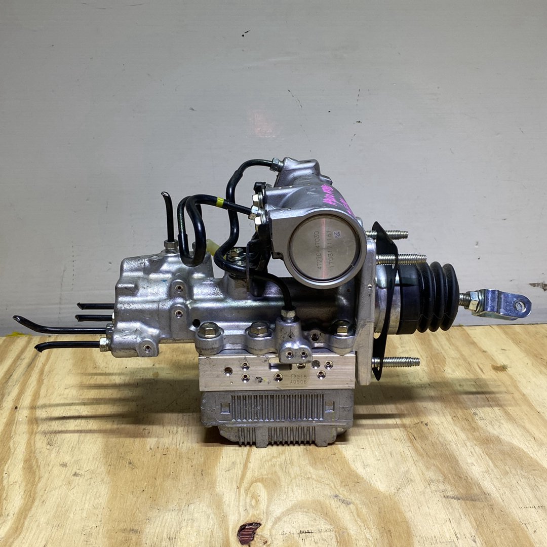 2017 Toyota Aqua NHP10 - ABS Pump PN: see photo