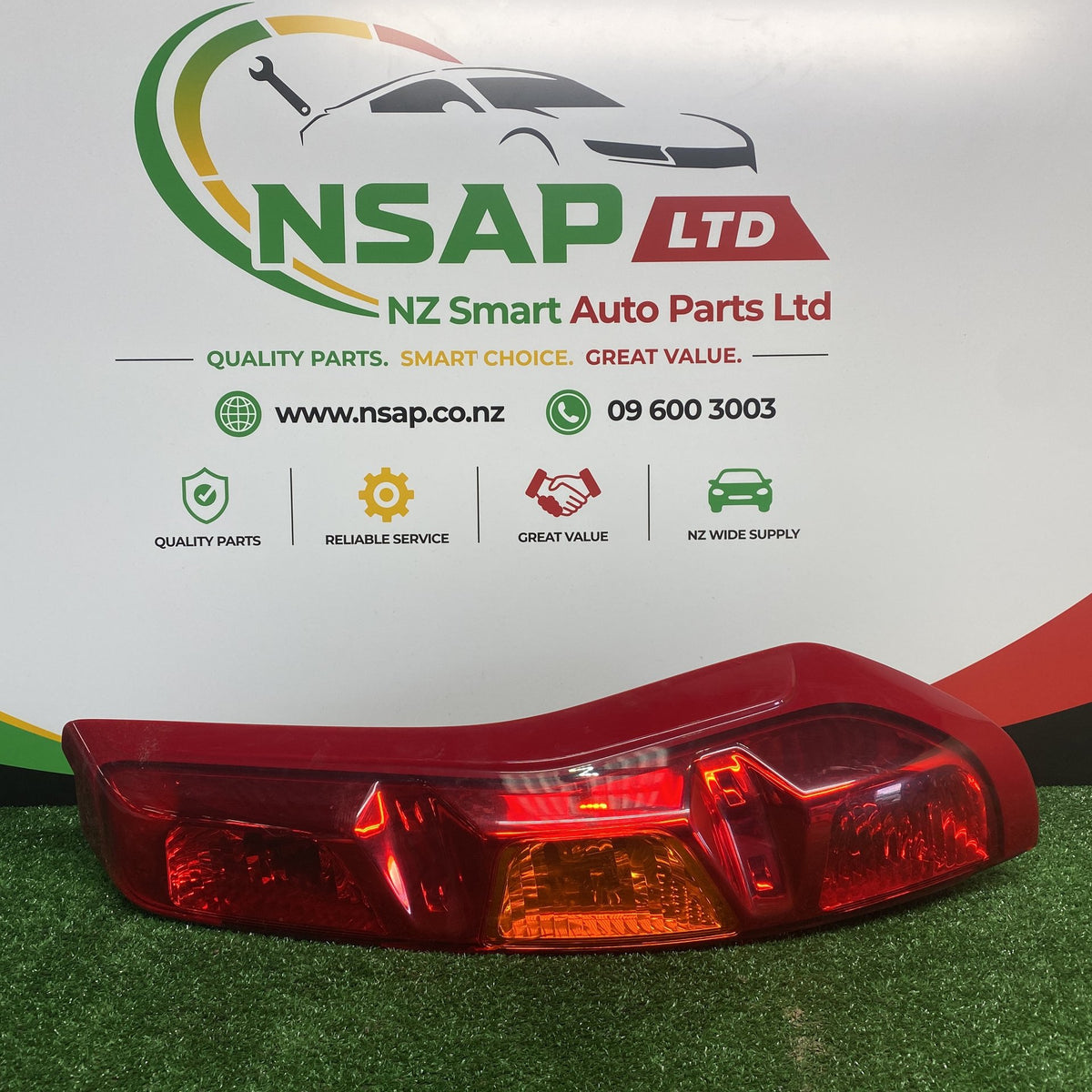 2007 Nissan X-Trail - Right Taillight PN: KOITO 220-63928