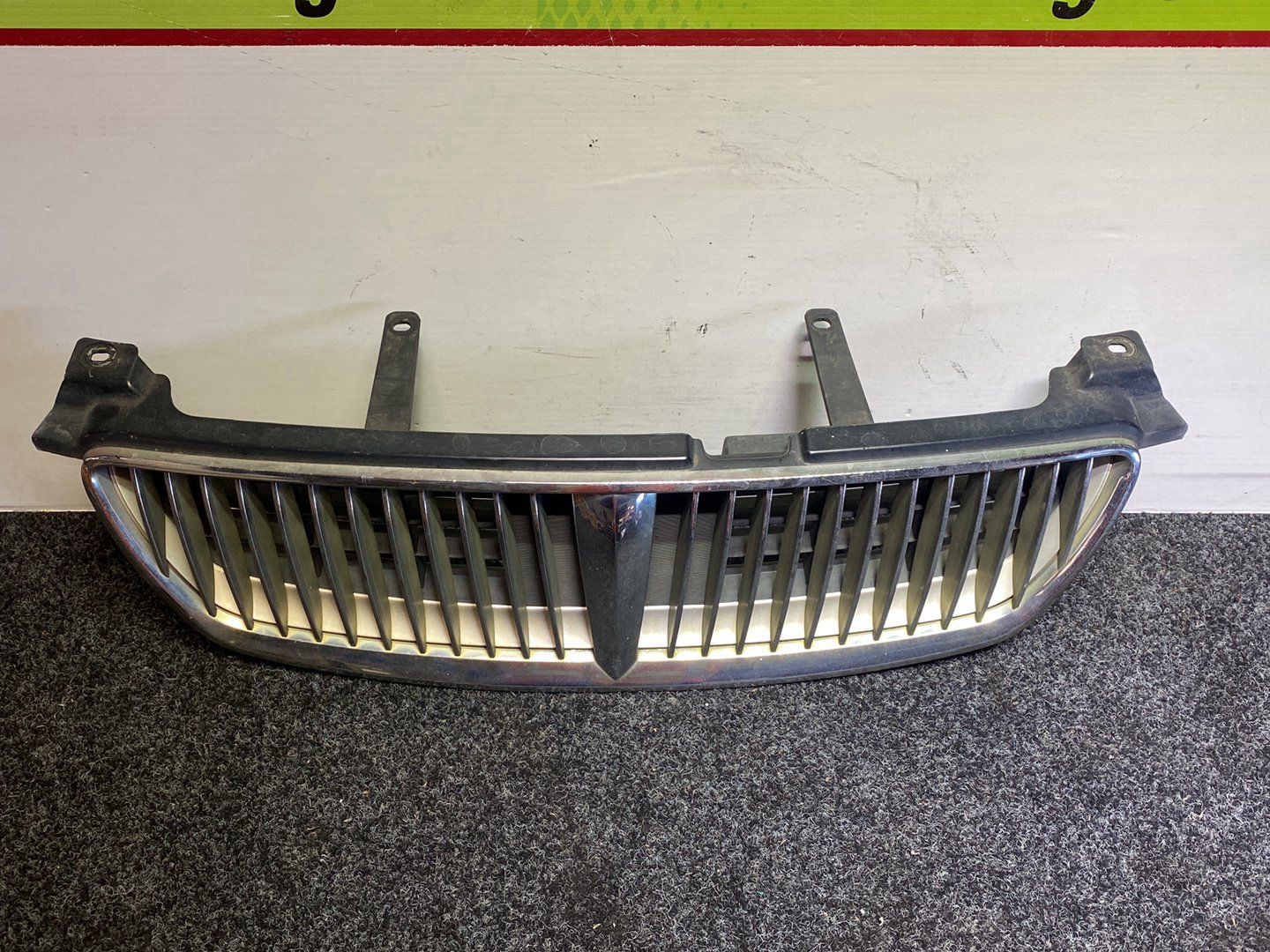 2002 Nissan Pulsar - Upper Bumper Grille PN: 62310 8M400