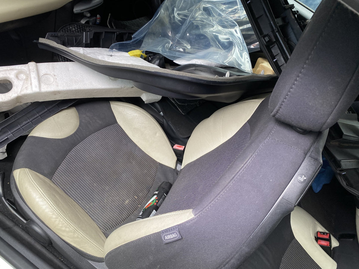 2007 MINI Cooper - Dismantling For Parts