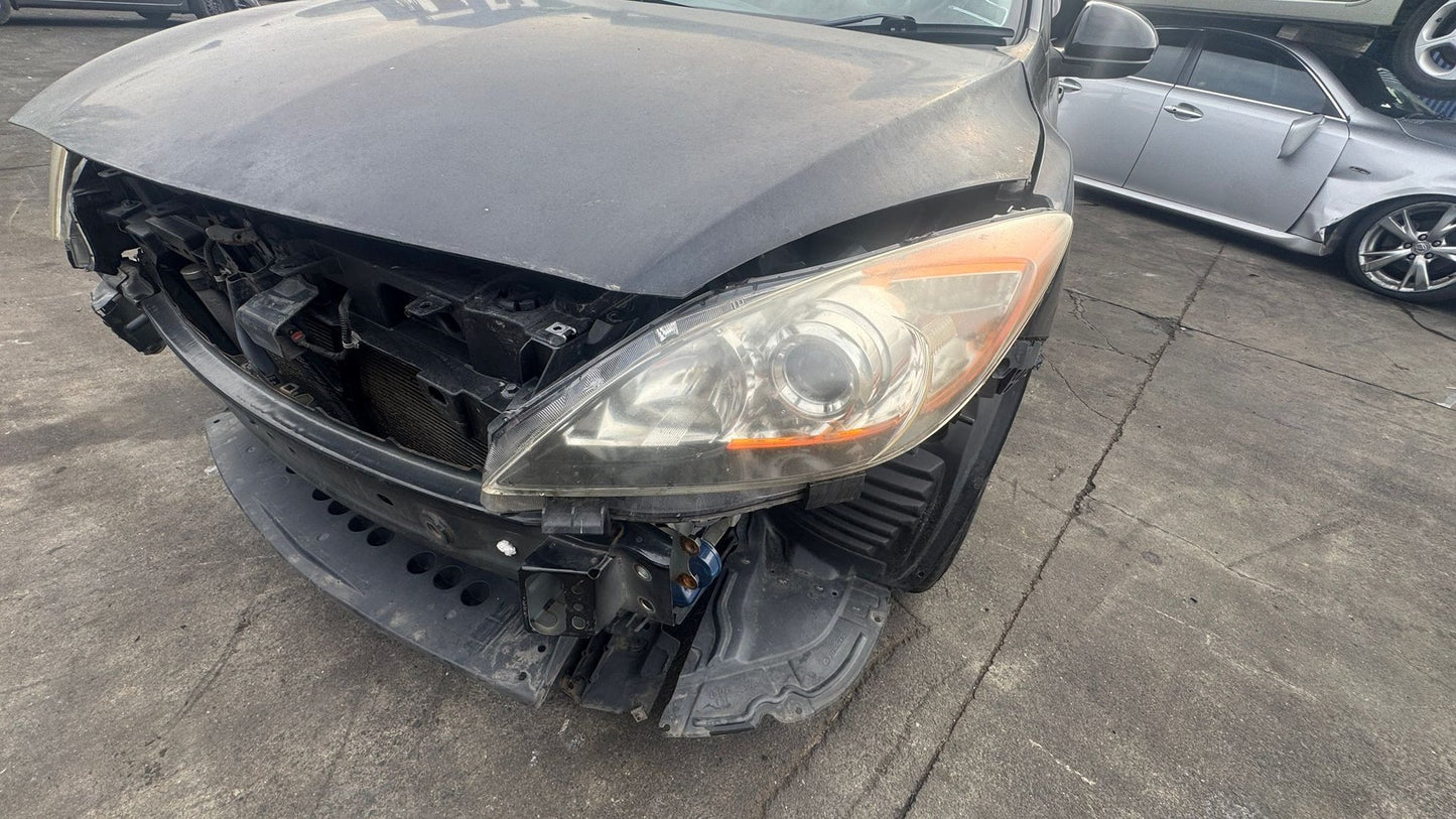 2011 Mazda Mazda3 JM0BL10F100223268  Dismantling For Parts