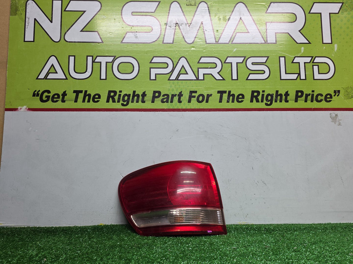 2003 Used Toyota Avensis - Left Taillight PN: 44-35