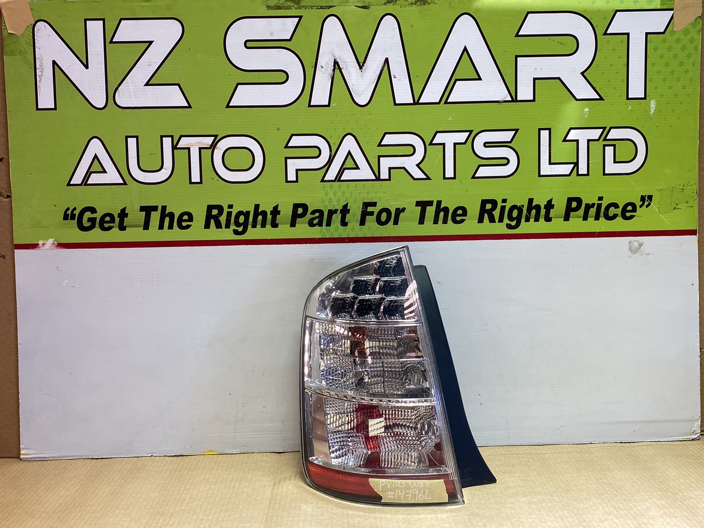 2008 Used Toyota Prius NHW20 - Left Taillight PN: STANLEY 47-13