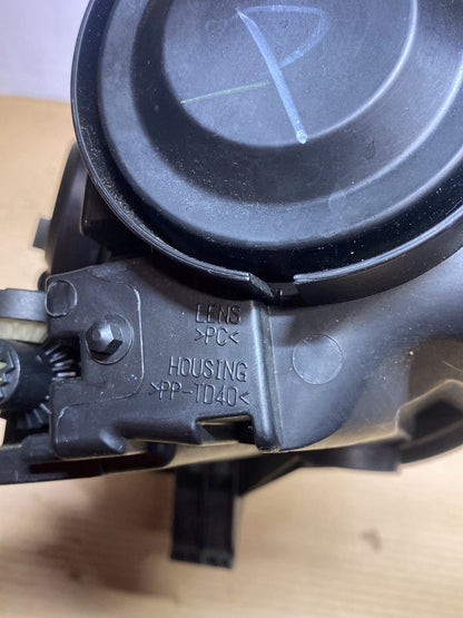 2014 Ford Fiesta- Right Headlight PN: