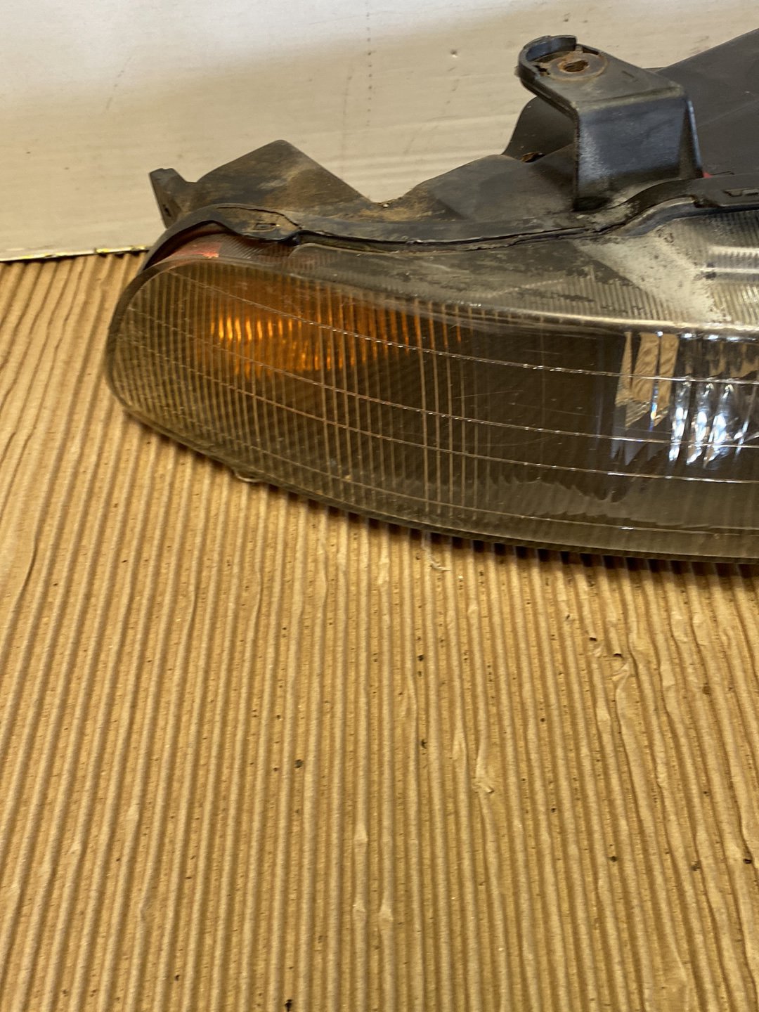 2002 Mitsubishi Galant- Right Headlight PN: STANLEY 907-37000