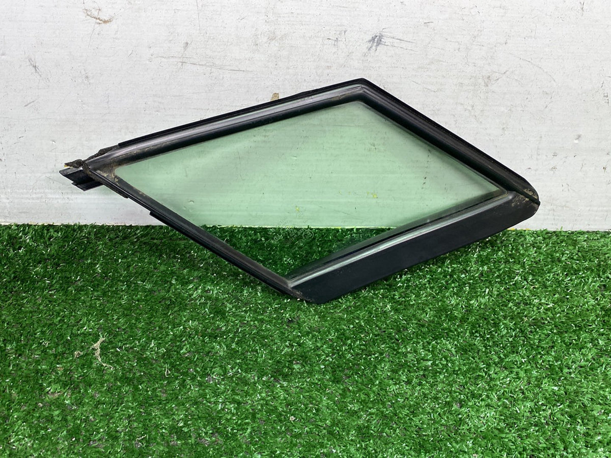 2013 Nissan Lafesta CWFFWN - Right Front Quarter Door Glass PN: M408