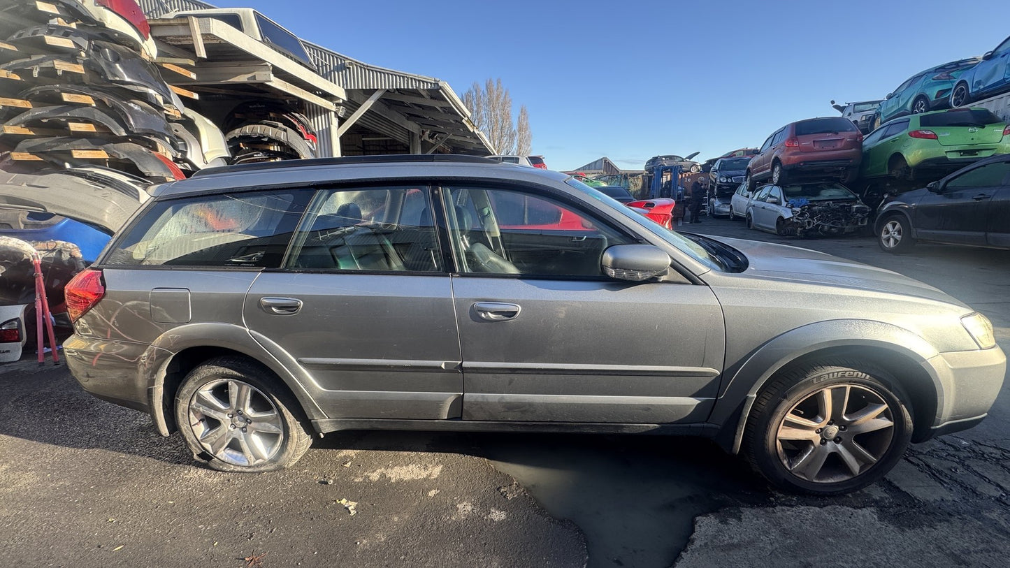 2005 Subaru Outback 3.0 R Limited  Dismantling For Parts