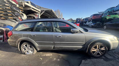 2005 Subaru Outback 3.0 R Limited  Dismantling For Parts