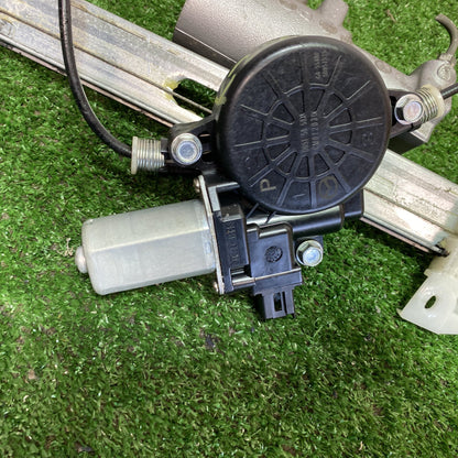 2007 Mazda Demio Right Front Window Regulator PN D65158590A/Motor PN: D6515858XB