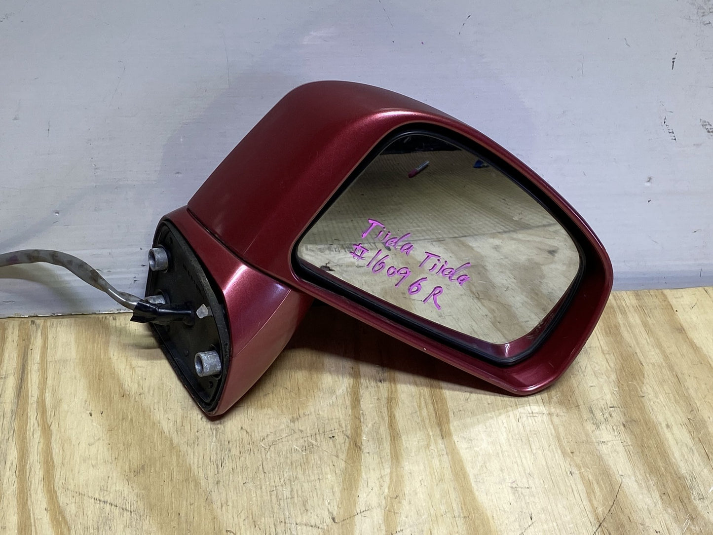 2005 Nissan Tiida JC11 - Right Door Mirror PN: 7 wires