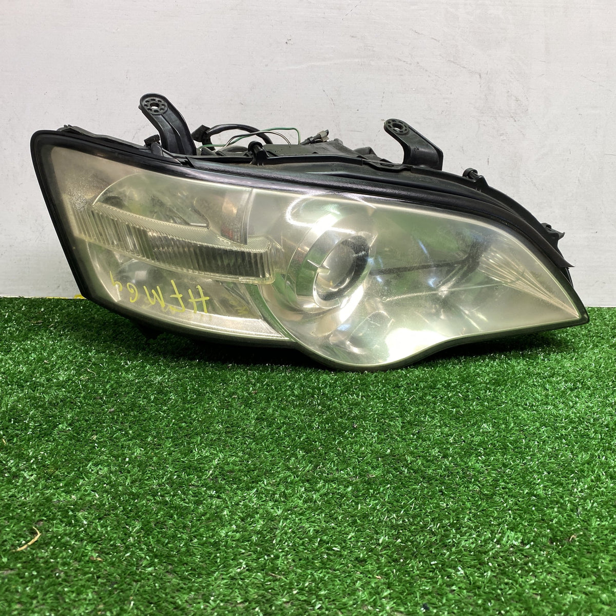 2005 Subaru Legacy BPE - Right Headlight PN: 84990AG420