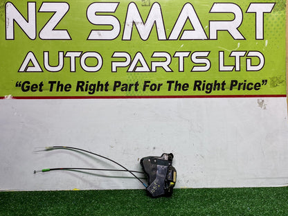 2005 Used Toyota Ist NCP60 - Left Front Door Lock Actuator PN: 6904013051