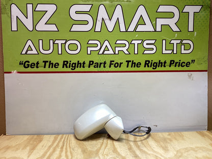 2010 Nissan Tiida SC11 - Right Door Mirror PN: 5 wires