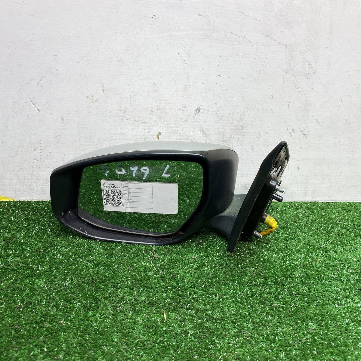 2015 Nissan Pulsar - Left Door Mirror PN: 5 Wires