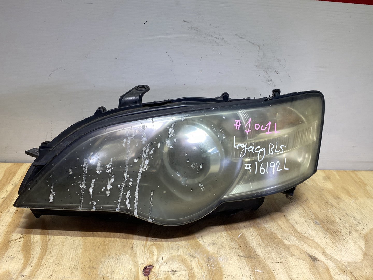 2004 Subaru Legacy BL5 - Left Headlight PN: Koito 100-20791