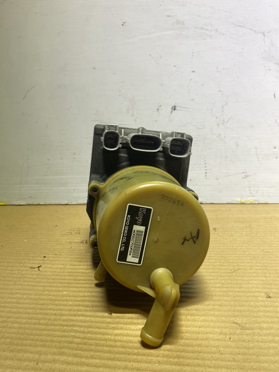 2005 Mazda Axela BK- Power Steering Pump PN: