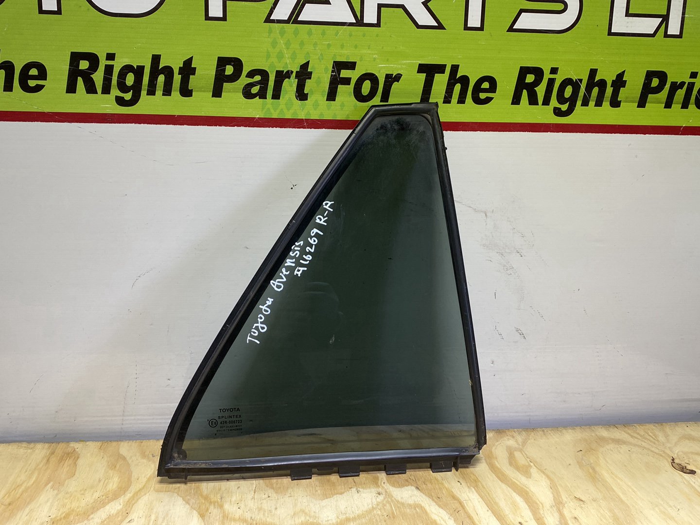 2005 Toyota Avensis AZT250 - Right Rear Quarter Door Glass