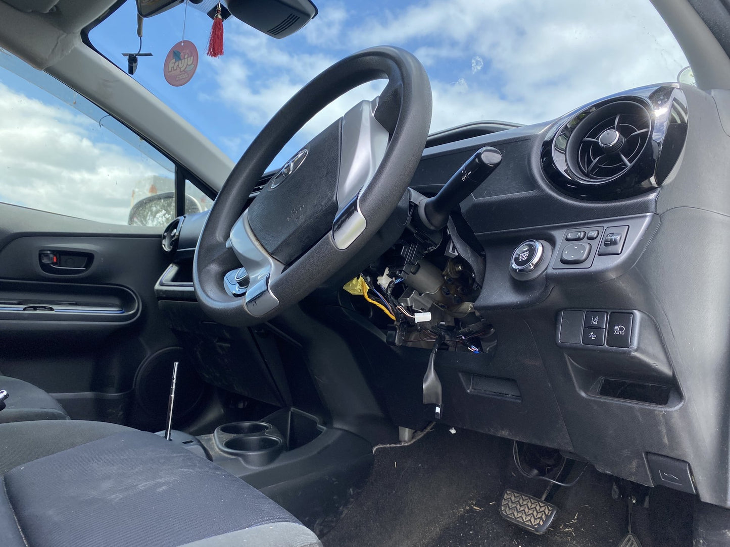 2017 Toyota Aqua Hybrid NHP10 Dismantling For Parts