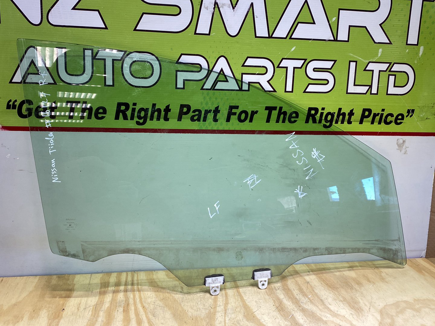 2005 Nissan Tiida C11 - Right Front Door Glass