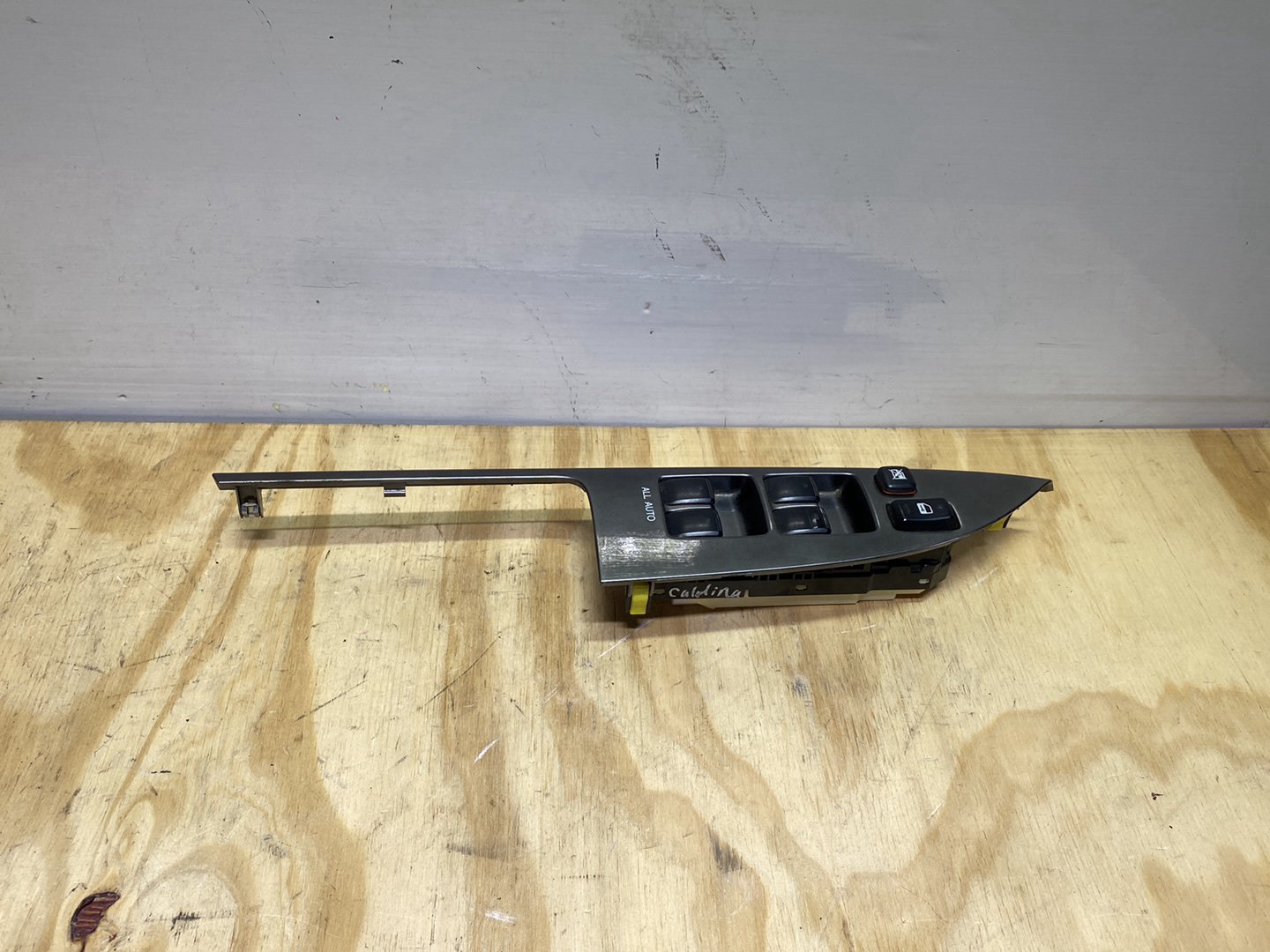 2005 Toyota Caldina - Master Power Window Switch