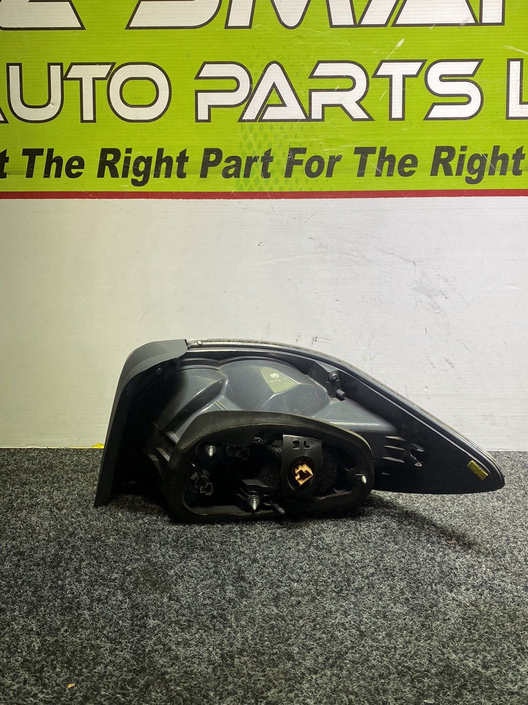 2007 Mazda CX-7 ER3P - Left Taillight PN: KOITO 220-61583