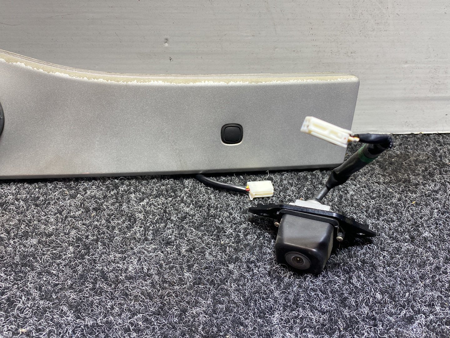 2009 Used Toyota Prius W20 - Rear Garnish PN: 76801-47040