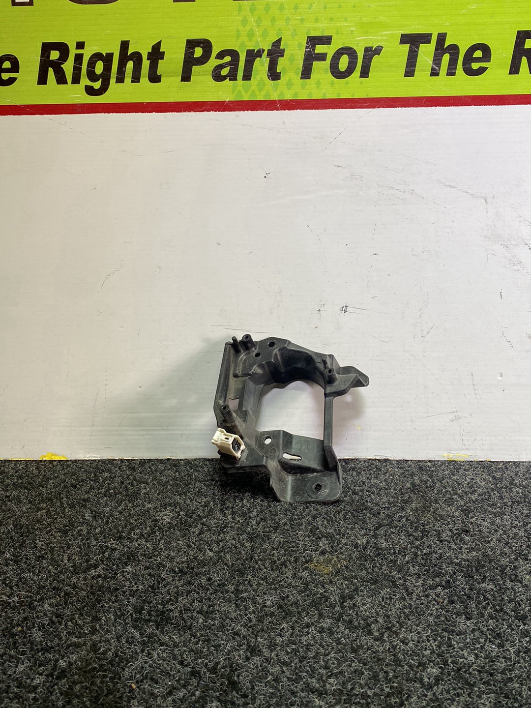 2015 Mazda CX-5 KE2AW - Right Bumper Foglight Surround