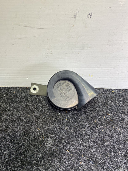 2007 Nissan Fuga - Horn