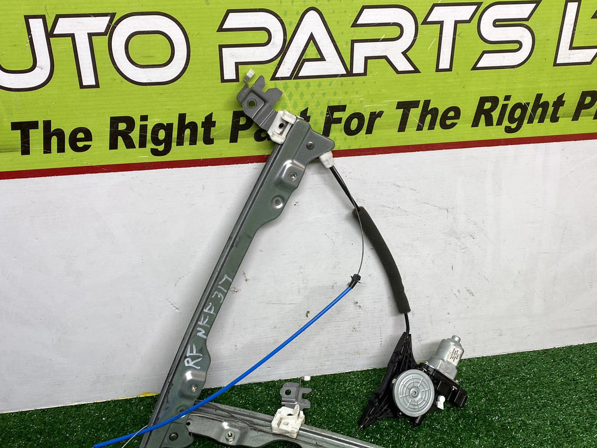 2011 Nissan Fuga - Right Front Window Regulator/Motor PN: 80731-1MA0A