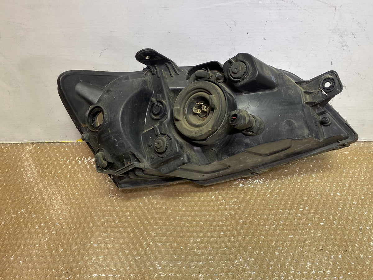 2005 Hyundai Getz - Right Headlight PN: