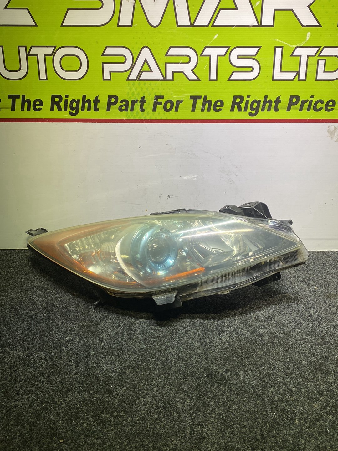 2011 Mazda Axela - Right Headlight PN: KOITO 100-41343