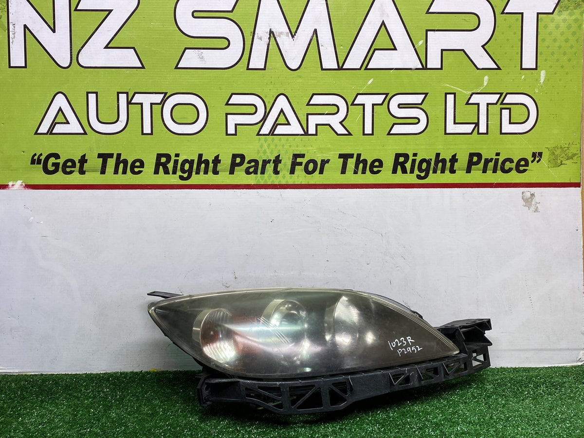 2009 Mazda Axela - Right Headlight PN: STANLEY P2951