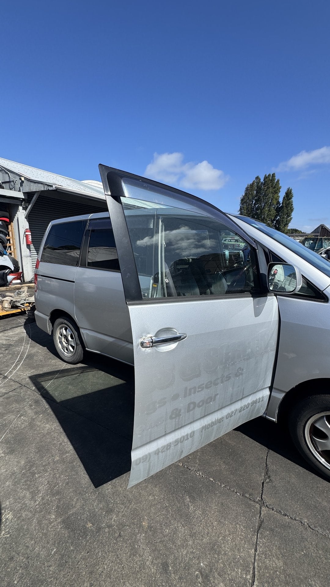 2005 Toyota Noah AZR60 Dismantling For Parts